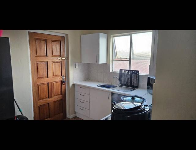 2 BEDROOM APARTMENT FOR SALE IN NORTHCLIFF